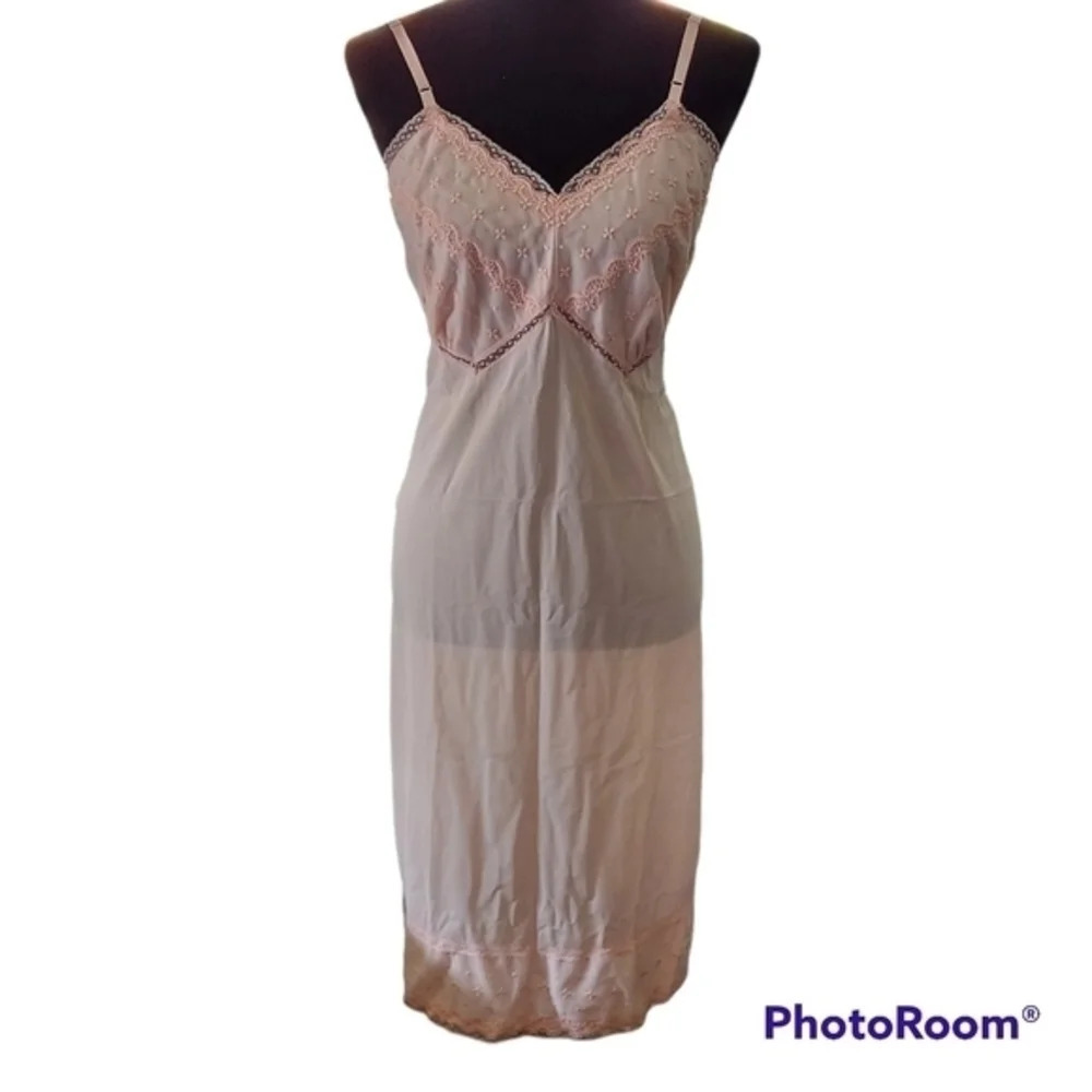Vintage New Deadstock Pink Embroidered Kayser Slip Dress with original tags - Picture 2 of 15